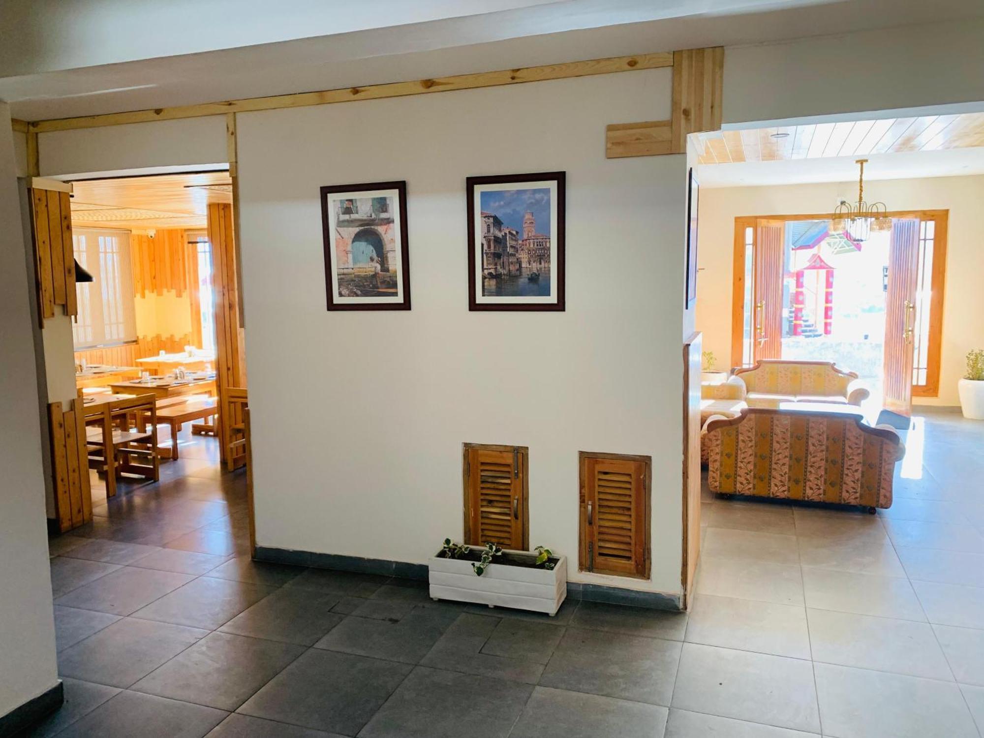 The Bulevar - Whispering Willows Hotel Sissu Exterior photo