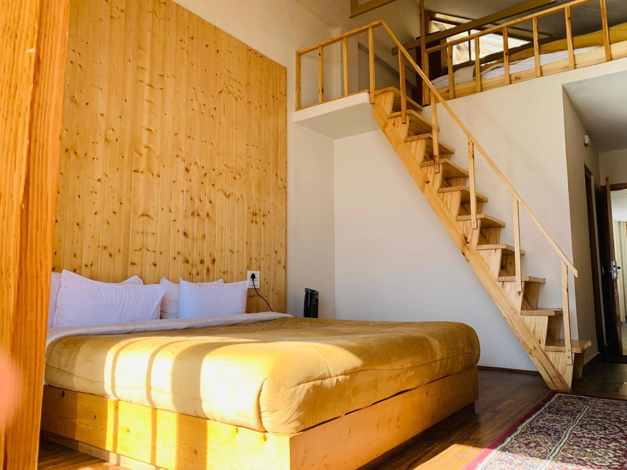 The Bulevar - Whispering Willows Hotel Sissu Exterior photo